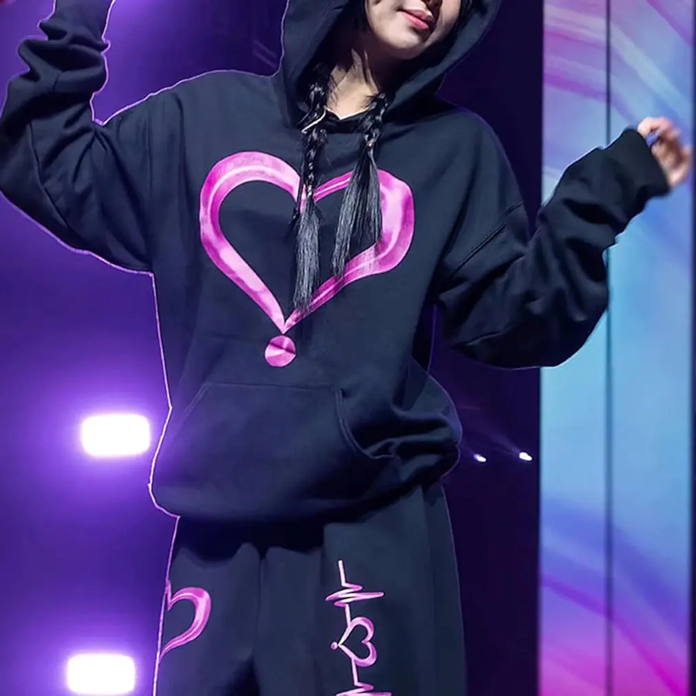 POLERÓN TWICE - 4TH WORLD TOUR 2