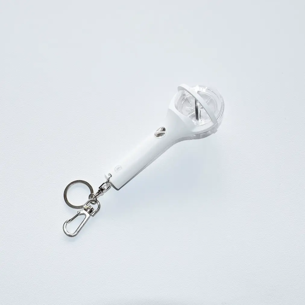 KATSEYE - LLAVERO LIGHSTICK (ALTERNATIVA) 5