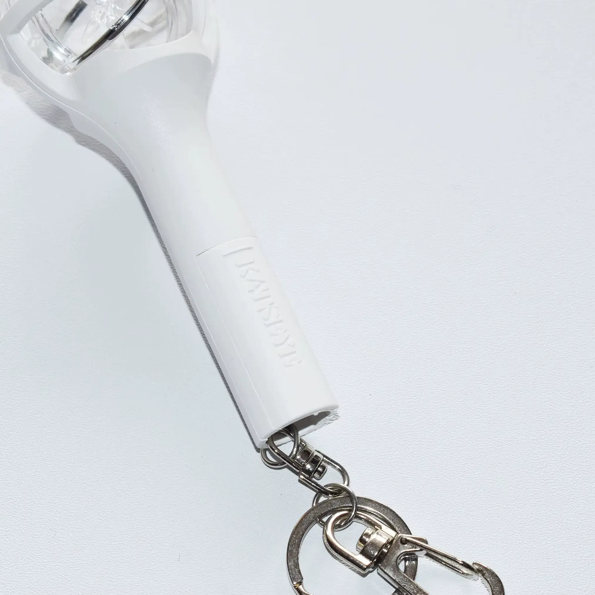 KATSEYE - LLAVERO LIGHSTICK (ALTERNATIVA) 6