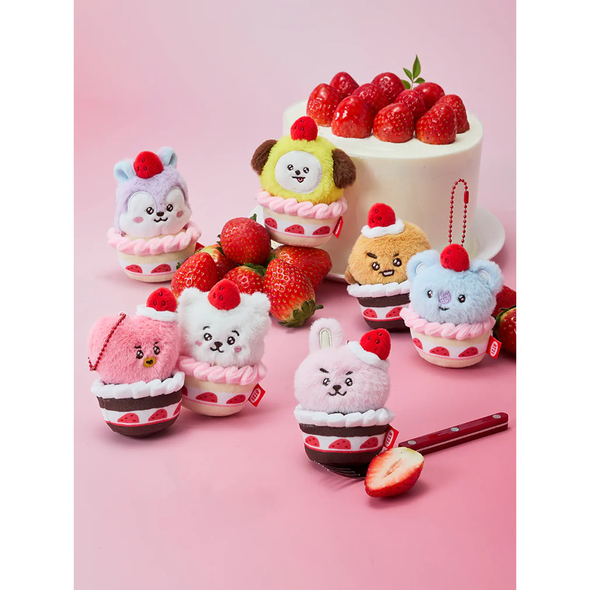 BT21 - STRAWBERRY TART PLUSH KEYRING 1