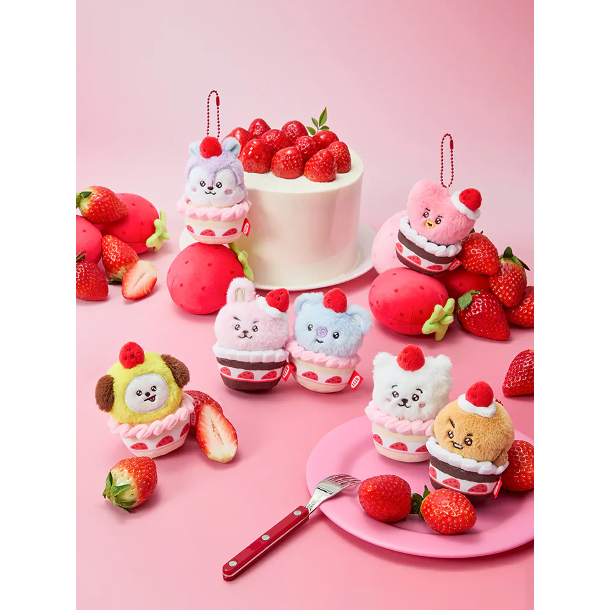 BT21 - STRAWBERRY TART PLUSH KEYRING 2