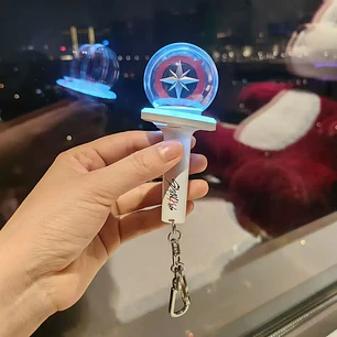 STRAY KIDS - LLAVERO LIGHTSTICK VER. 2 (ALTERNATIVA)