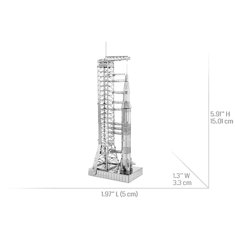 Apolo Saturno V con torre de lanzamiento