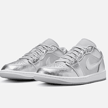 Jordan 1 Mid Silver 