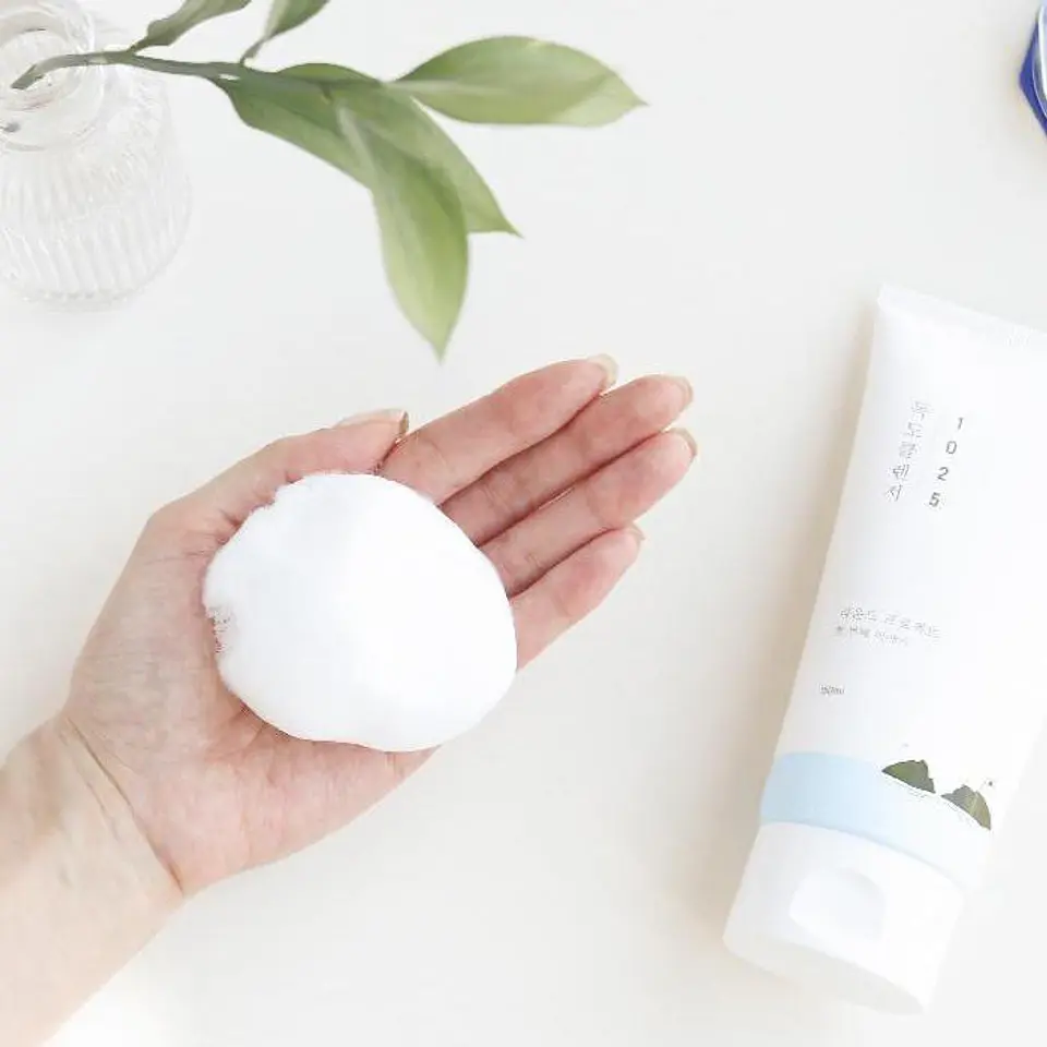 1025 Dokdo Cleanser (Round Lab) 150ml Espuma Limpiadora hidratante pieles sensibles  3