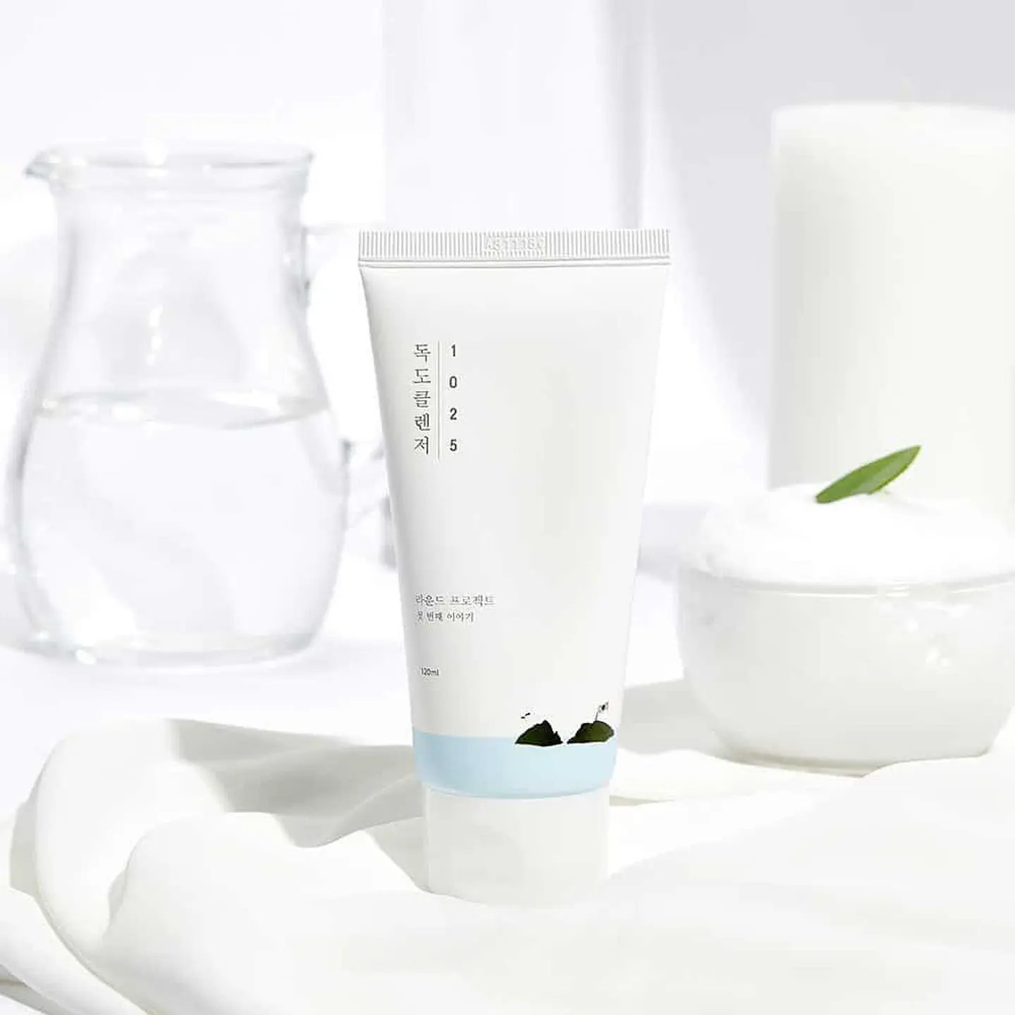 1025 Dokdo Cleanser (Round Lab) 150ml Espuma Limpiadora hidratante pieles sensibles  4
