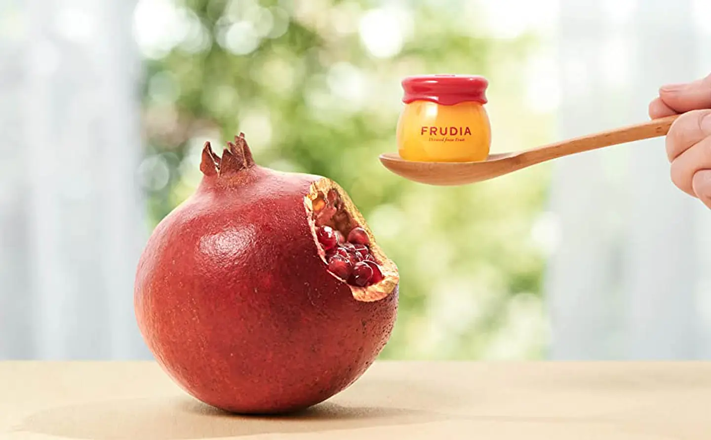 Pomegranate Honey 3 in 1 Lip Balm (Frudia) - 10ml Bálsamo labial hidratante y voluminizador con color 3