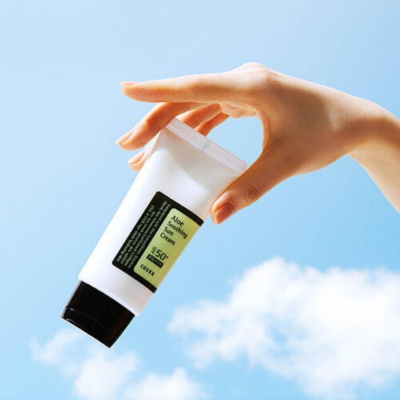 Aloe Soothing Sun Cream SPF50+/PA+++ (COSRX) - 50ml Protector solar aloe vera pieles sensibles 6