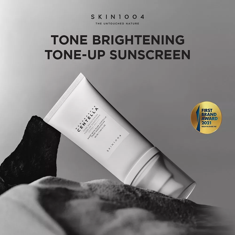 Madagascar Centella Tone Brightening Tone-up Sunscreen SPF50+ PA++++ (Skin1004) - Protector solar aclarante  1