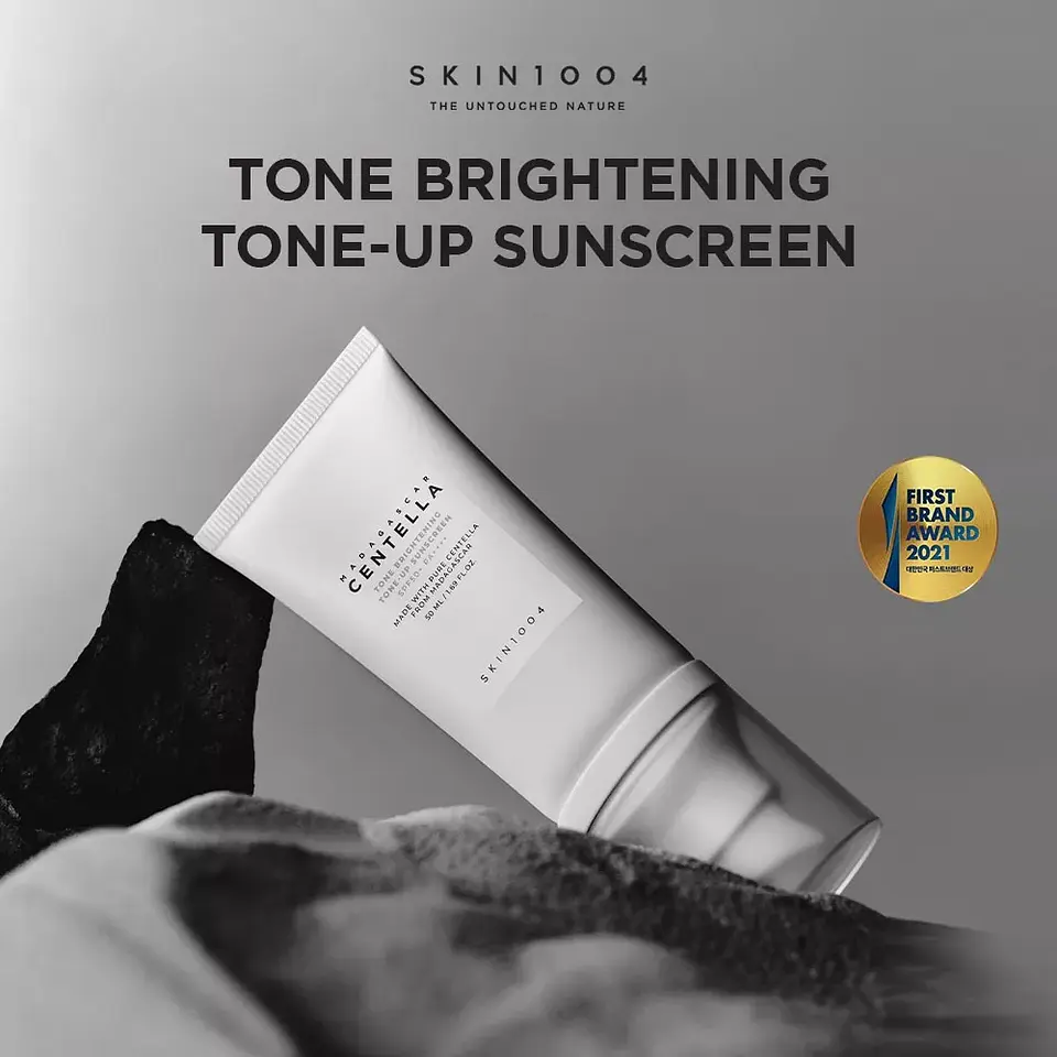 Madagascar Centella Tone Brightening Tone-up Sunscreen SPF50+ PA++++ (Skin1004) - Protector solar aclarante  2