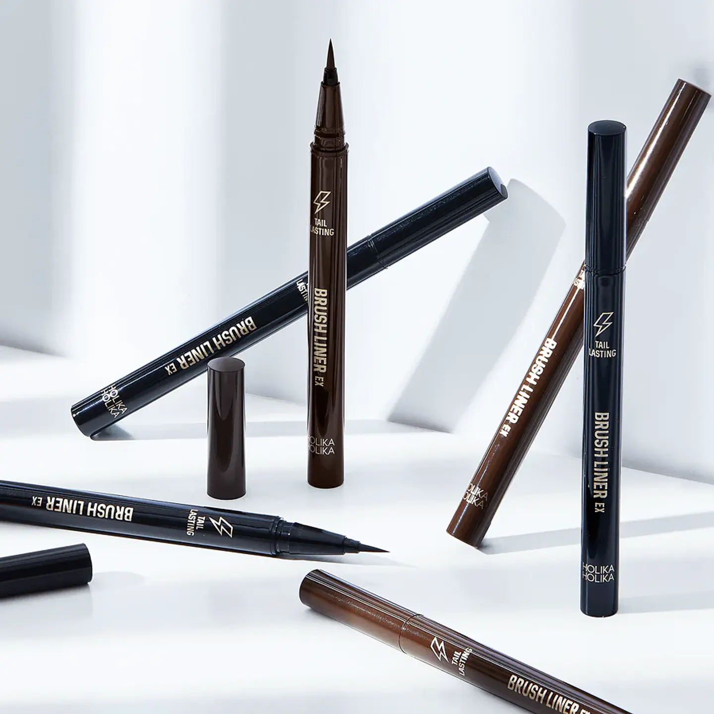 Tail Lasting Brush Liner EX 01 Real Black (Holika Holika)- Delineador líquido tipo plumón a prueba de agua 4