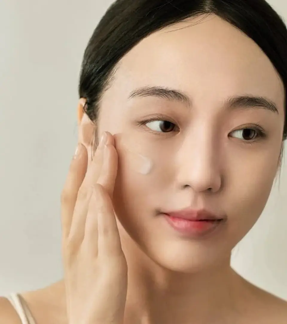 Light On Serum : Centella + Vita C 30ml (Beauty of Joseon) - 30ml Serum aclarante y calmante 10% vitamina C  2