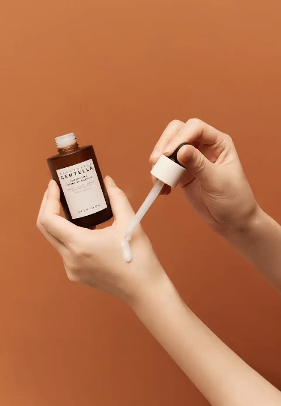 Madagascar Centella Probio-Cica Intensive Ampoule (SKIN1004) - 50ml Serum antiedad con probióticos y centella 12