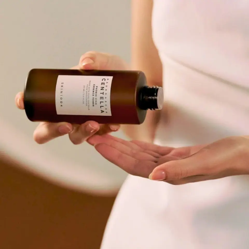 Madagascar Centella Probio-Cica Essence Toner (SKIN1004) - 210ml Tónico Centella Asiática + Probióticos 8