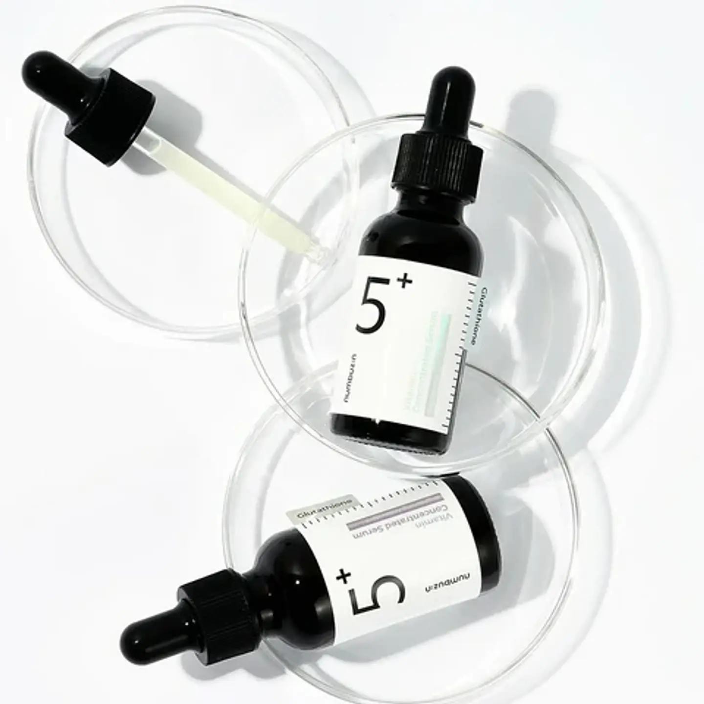 No.5 Vitamin Concentrated Serum (Numbuzin) -30ml Serum aclarante con glutatión, niacinamida, ácido tranexámico y arbutina 7