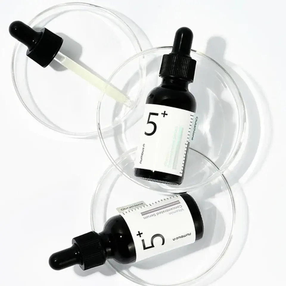 No.5 Vitamin Concentrated Serum (Numbuzin) -30ml Serum aclarante con glutatión, niacinamida, ácido tranexámico y arbutina 7