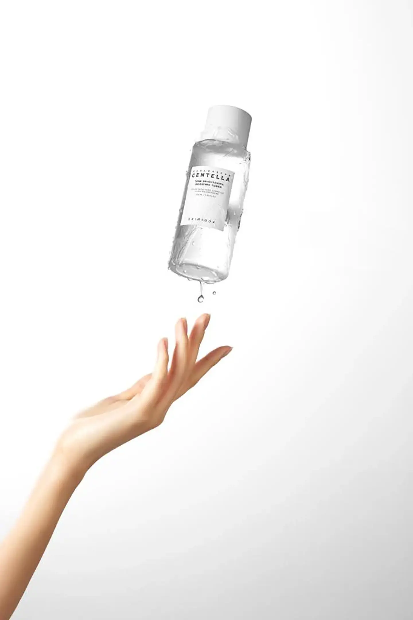 Madagascar Centella Tone Brightening Boosting Toner (SKIN1004) - 210ml Tónico aclarante con miacinamida y ácido tranexámico 4