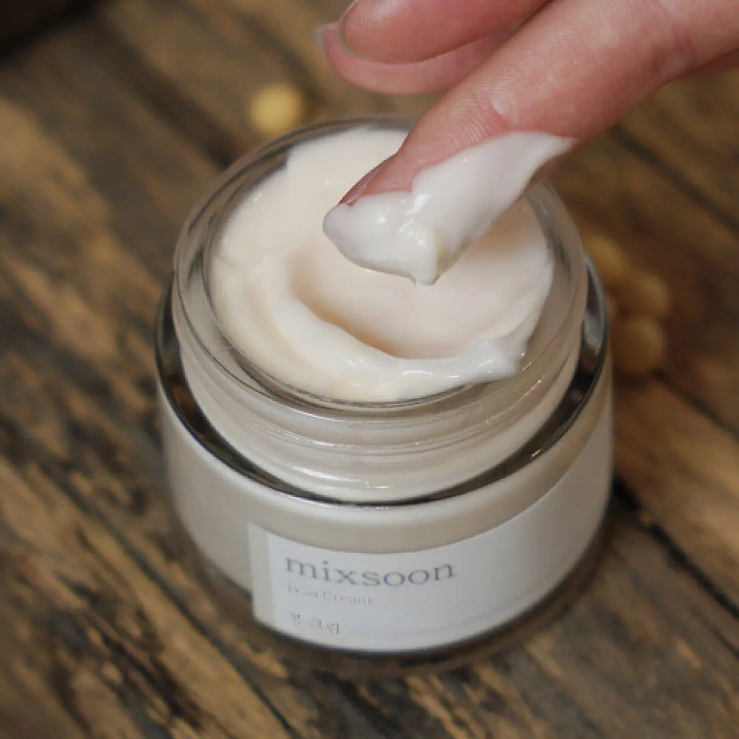 Bean Cream (Mixsoon) -50ml  Crema hidratante y exfoliante con extracto de soja fermentada 4