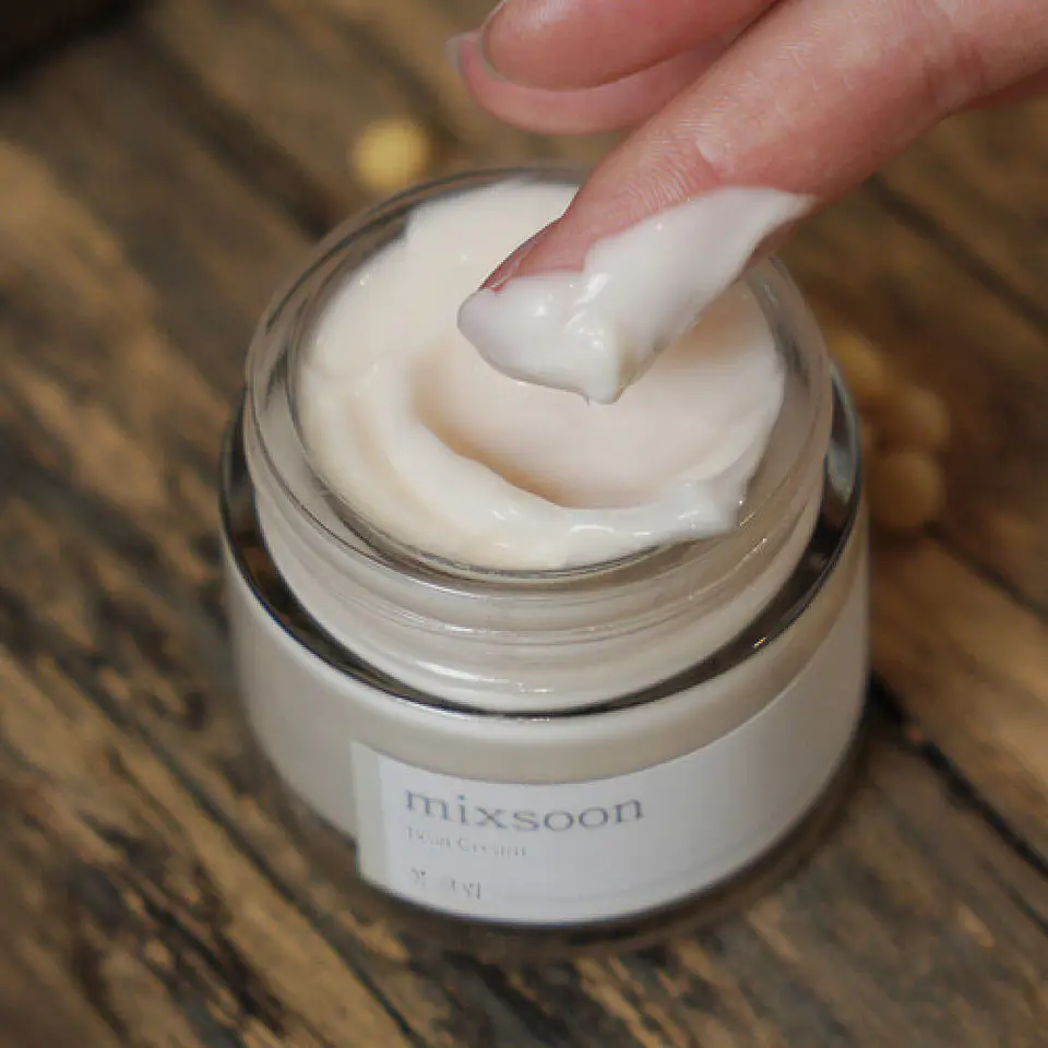 Bean Cream (Mixsoon) -50ml  Crema hidratante y exfoliante con extracto de soja fermentada 4