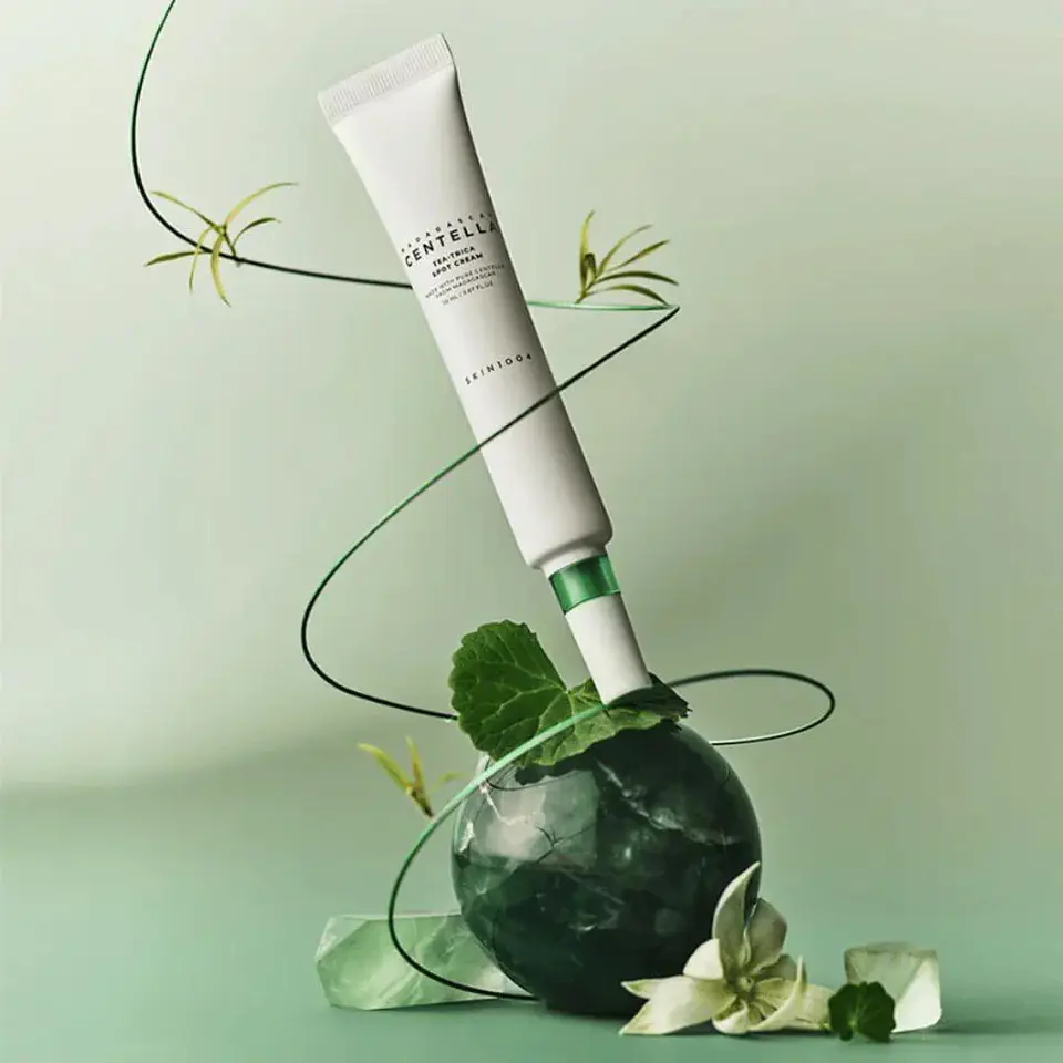 Madagascar Centella Tea-Trica Spot Cream (SKIN1004) -20ml Crema focalizada para granitos 2