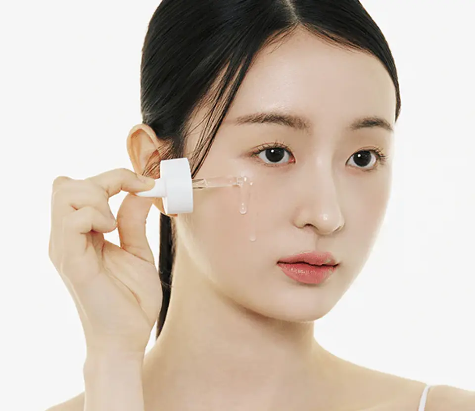 Lab in Nature Madagascar Centella Niacinamide 10 Boosting Shot Ampoule (SKIN1004) - 30ml Serum aclarante con microagujas 10% niacinamida y centella asiática 4