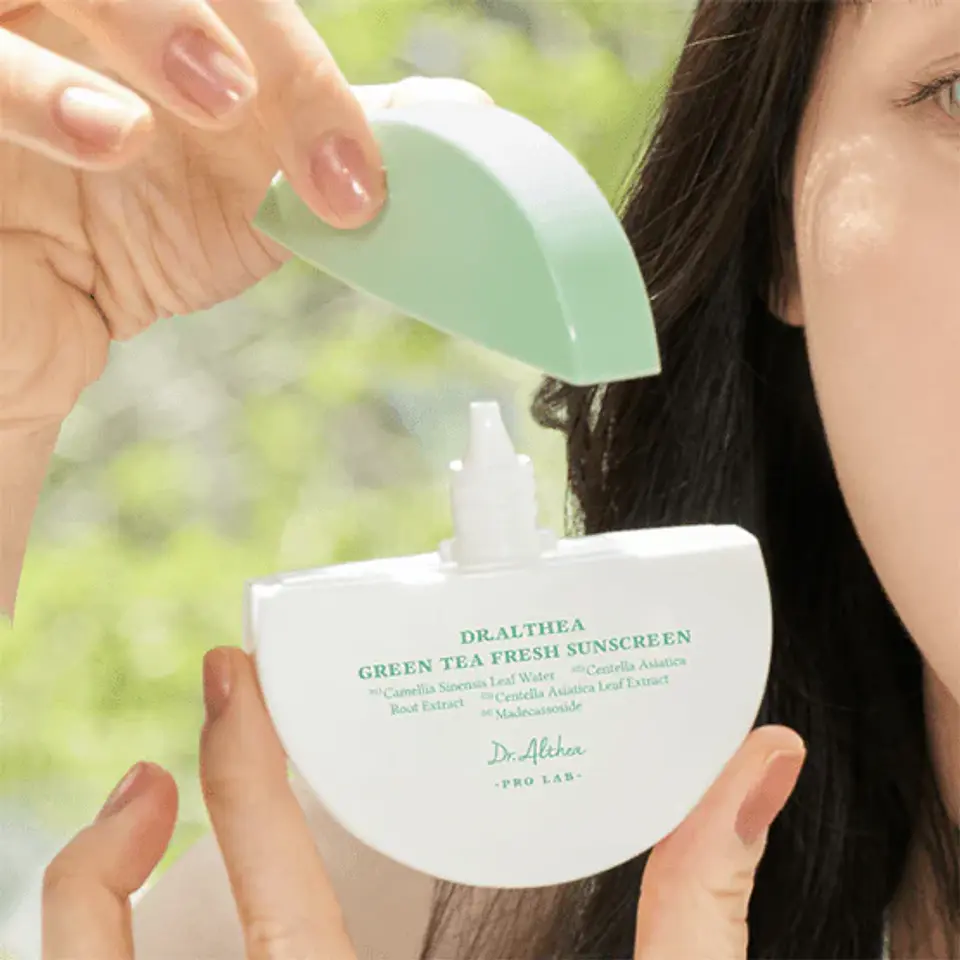Green Tea Fresh Sunscreen (Dr.Althea) -45ml Protector solar ligero pieles mixtas y grasas con té verde 4
