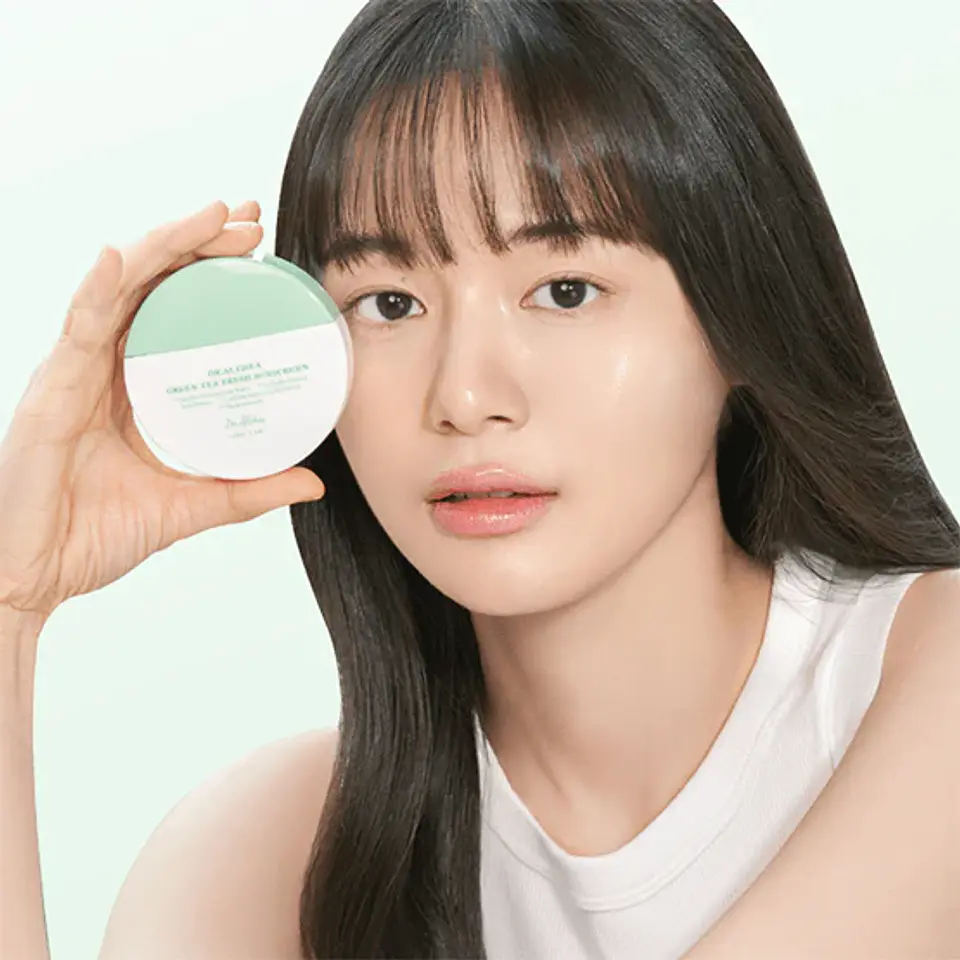 Green Tea Fresh Sunscreen (Dr.Althea) -45ml Protector solar ligero pieles mixtas y grasas con té verde 11