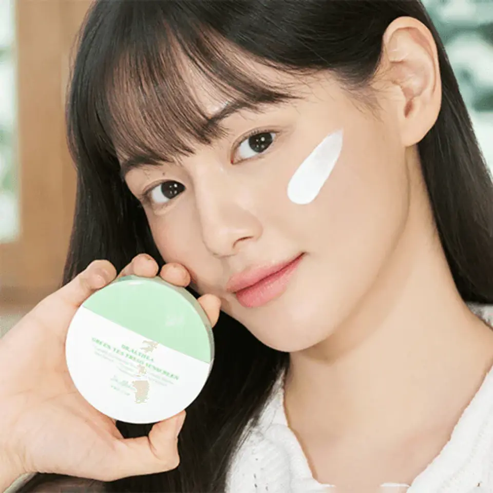 Green Tea Fresh Sunscreen (Dr.Althea) -45ml Protector solar ligero pieles mixtas y grasas con té verde 12