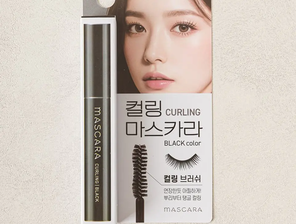 Curling Mascara (Lovely Makeup) - Máscara de pestalas rizadora 1