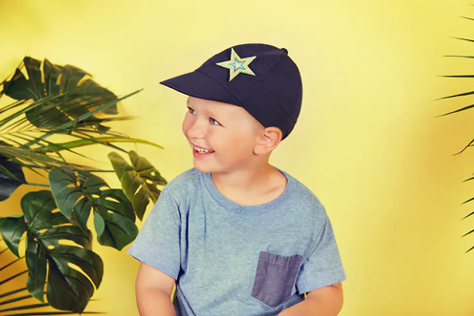 Petite Canguro. Gorra con visera y Filtro Solar UV 50 2