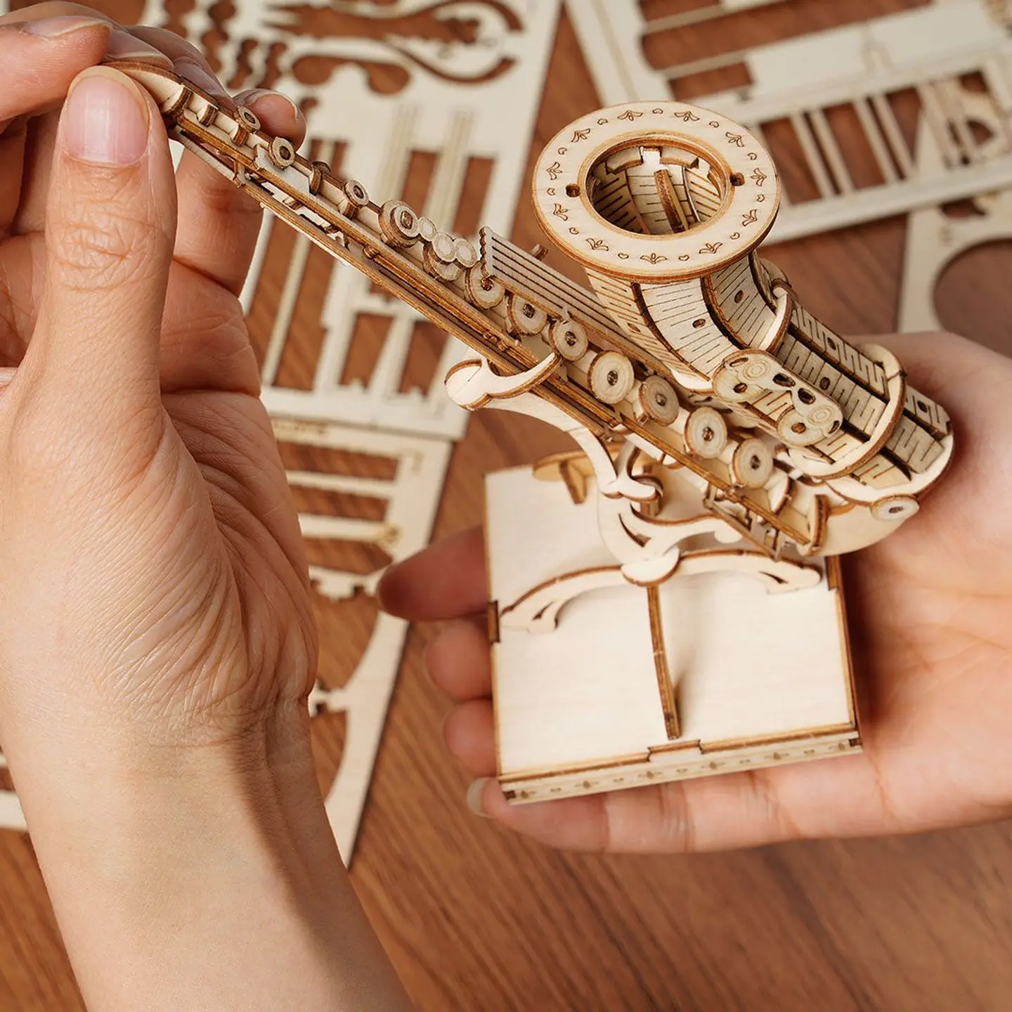 Saxofón Puzzle 3D de Madera | Rolife 4