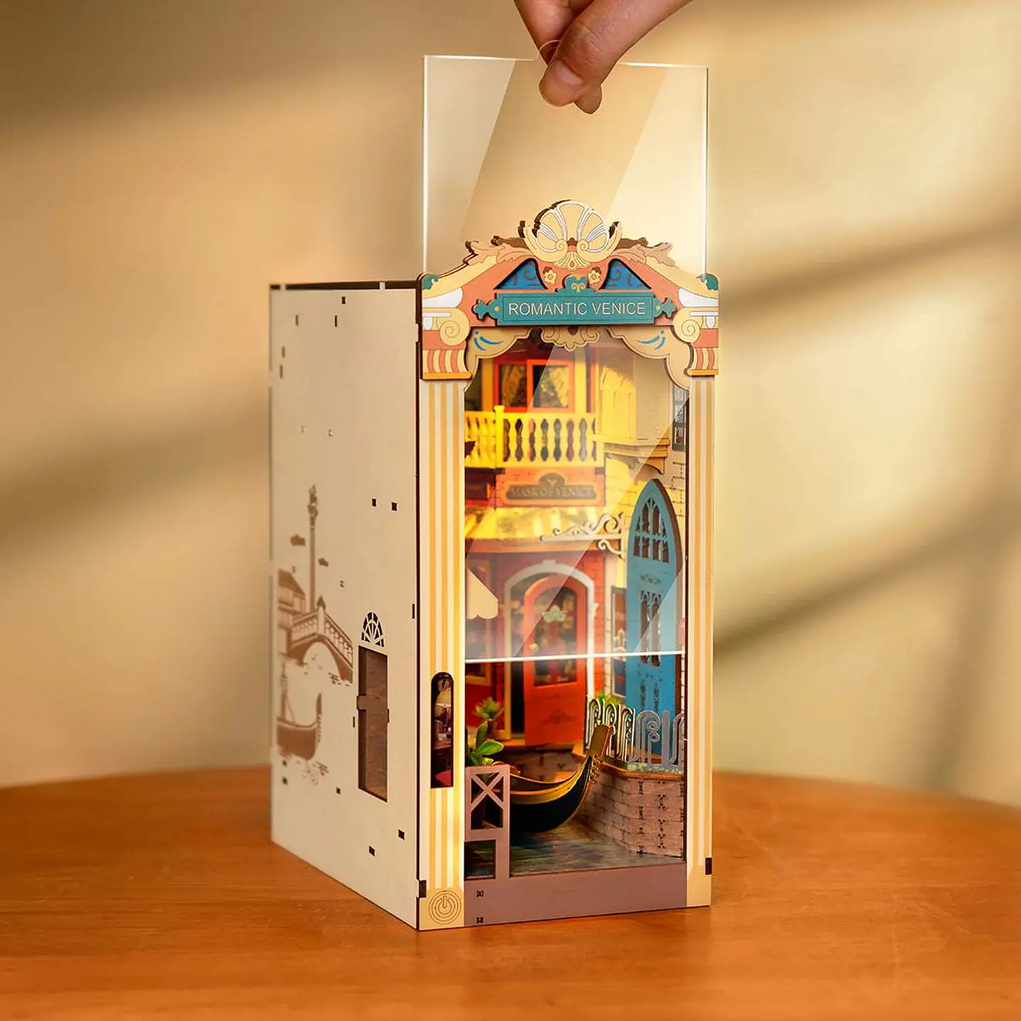 Separador de Libros Romantic Venice | Book Nook DIY con Luces LED 5