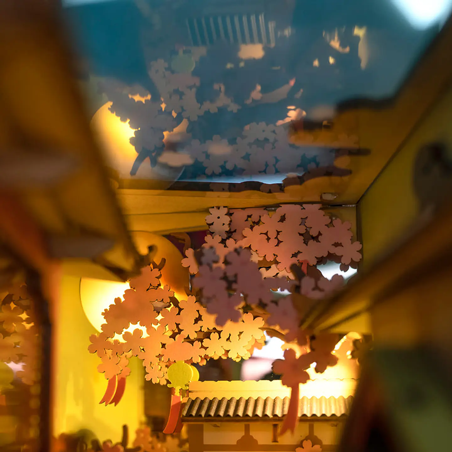 Separador de Libros Falling Sakura | Book Nook DIY con Luces LED 4