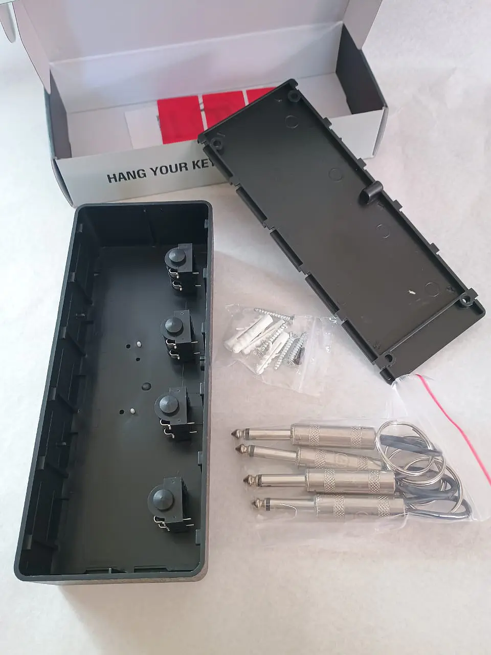 Portallaves Marshall + 4 llaveros Plug 3