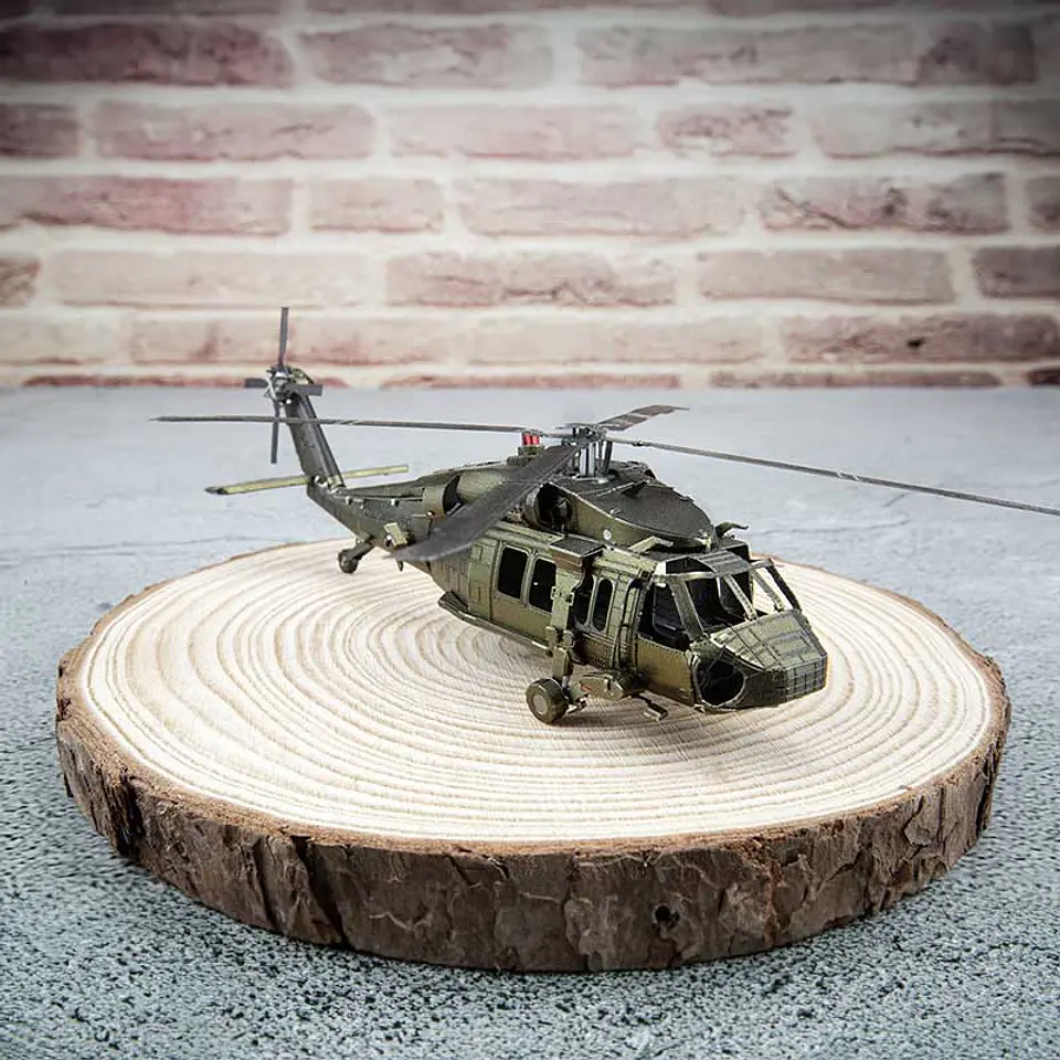 Black Hawk Helicóptero | Metal Earth 4