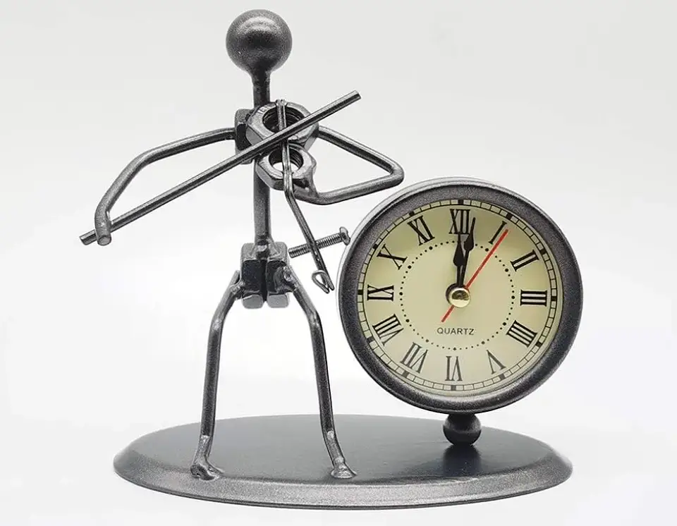 Reloj de Sobremesa de Metal - 4 diseños de instrumentistas 4