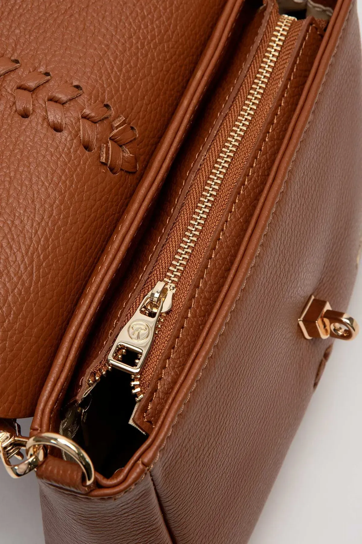 CARTERA CUERO ESPIGA 4