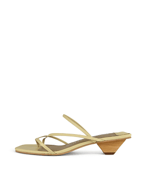 SANDALIA LUA - AMARILLO