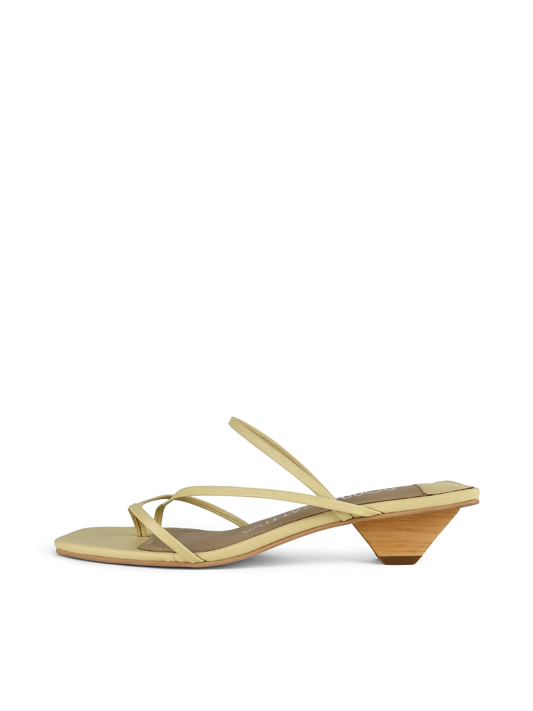 SANDALIA LUA - AMARILLO 1