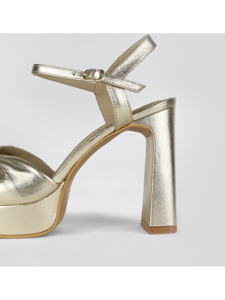 SANDALIA ELEVEN - DORADO 4