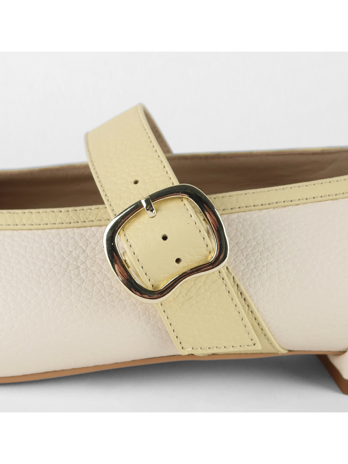 BALERINA CAIREL - HUESO 3