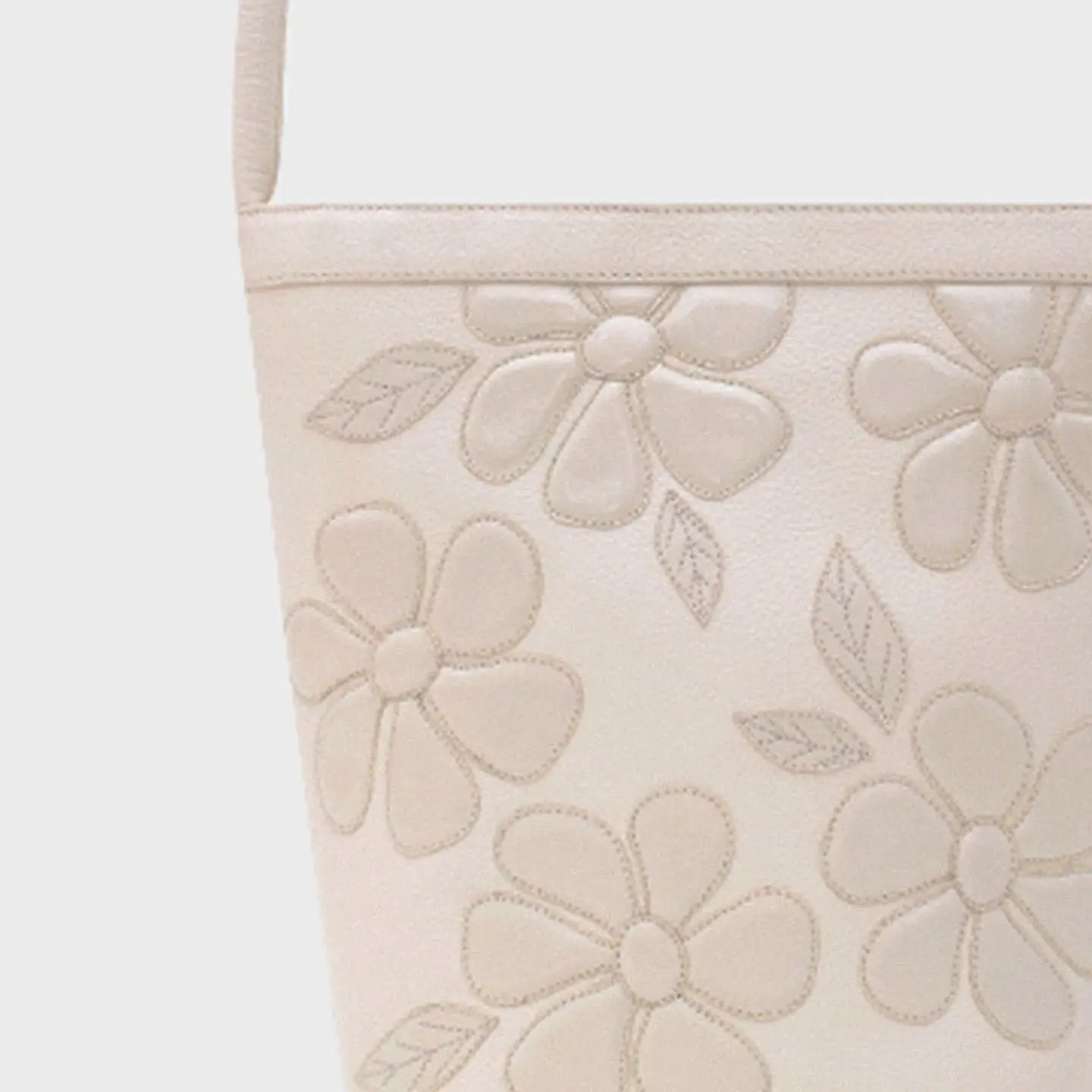 JANIA BUCKET BAG HUESO 2