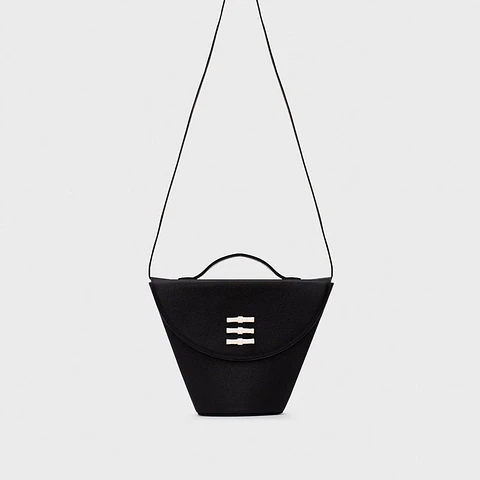 LUCILLE FLAP TRAPEZE BAG NEGRO