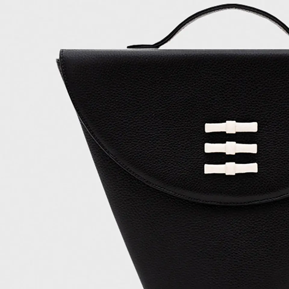 LUCILLE FLAP TRAPEZE BAG NEGRO 3
