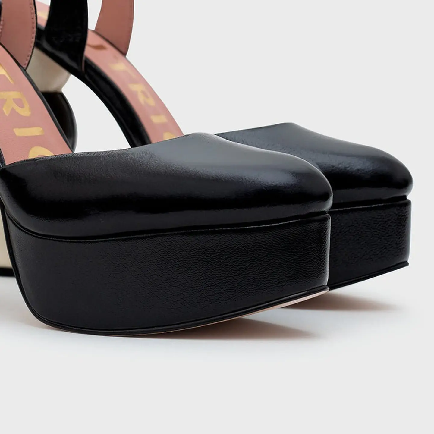 MALIA PLATAFORMA NEGRO 5