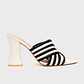 MARGARET PUMP HUESO NEGRO - Miniatura 1