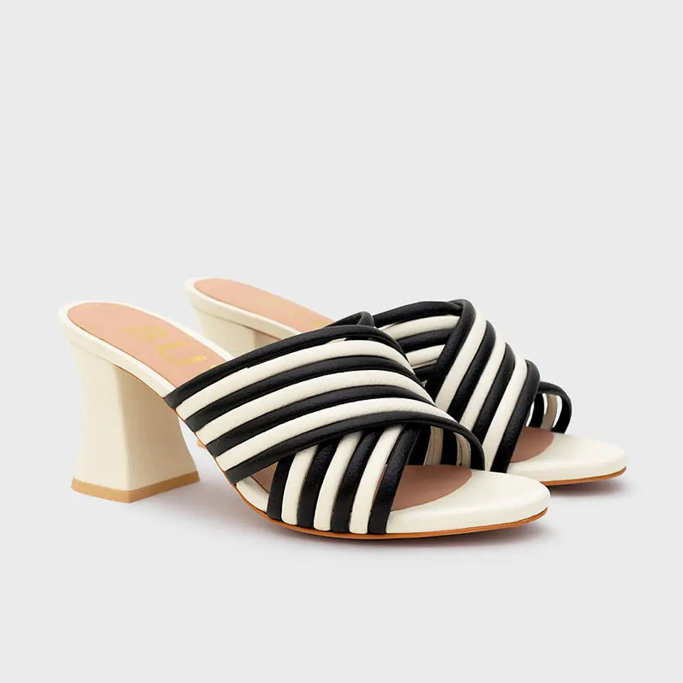 MARGARET SUMMER PUMP HUESO NEGRO 2