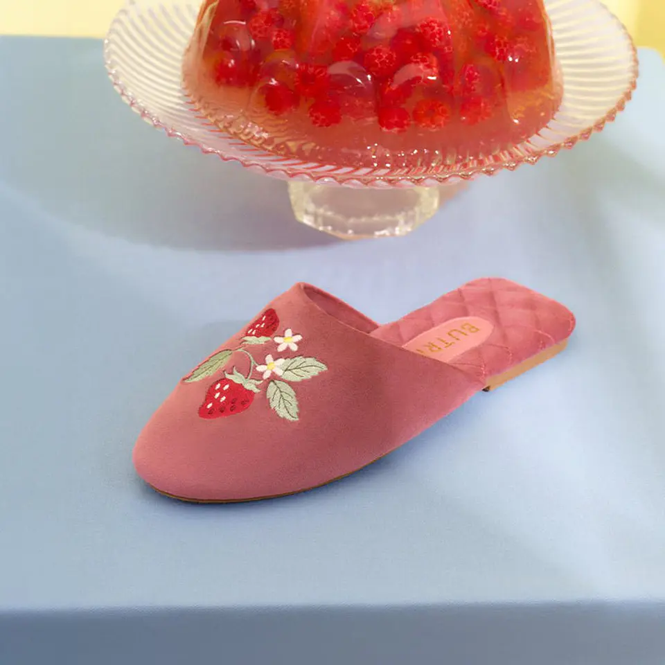 SUNDAE STRAWBERRY SLIPPER ROSA OSCURO 2
