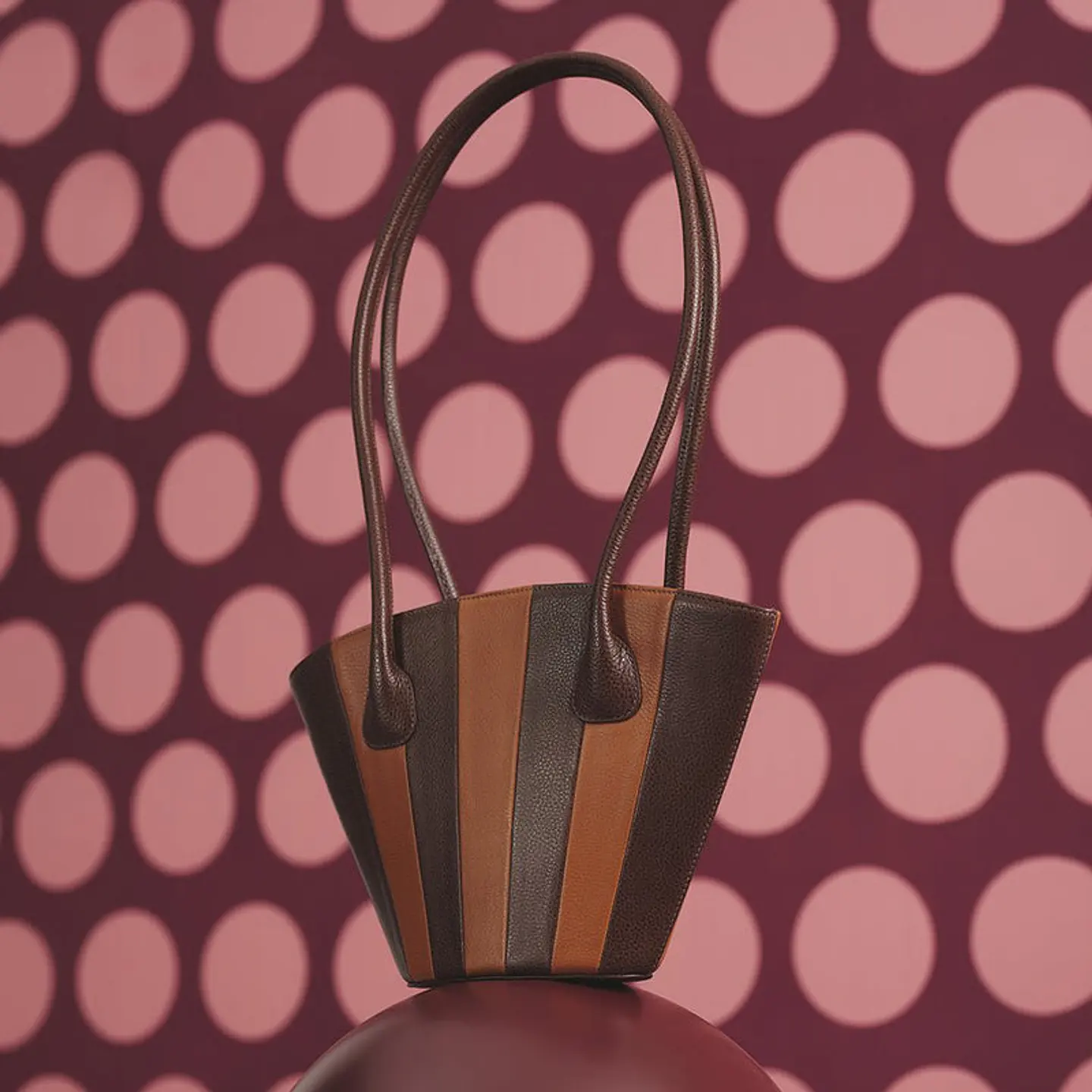 NABILA TRAPEZE BAG MARRÓN 2