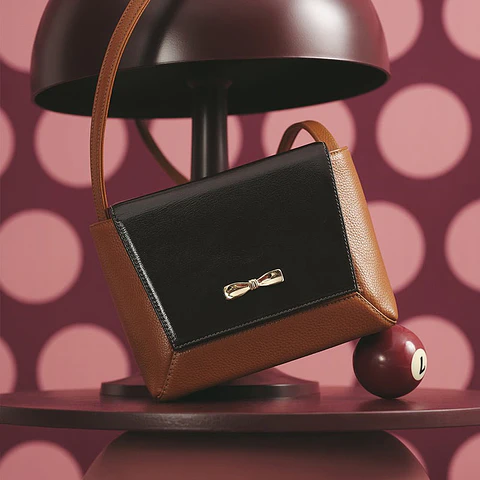 NADIRA FLAP HAND BAG COBRE